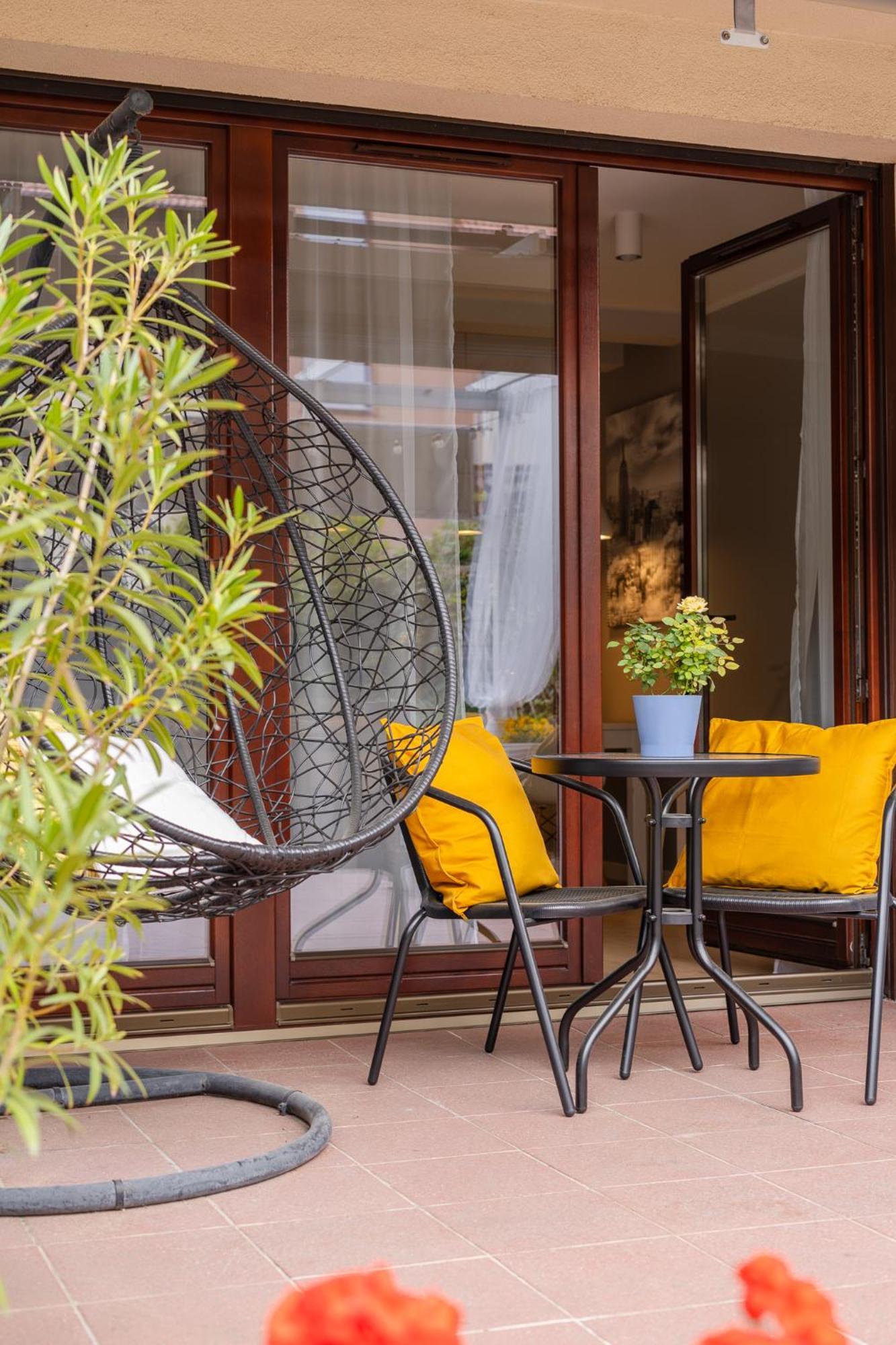 Appartement Rentplanet - Apartament Partynice à Wrocław Extérieur photo
